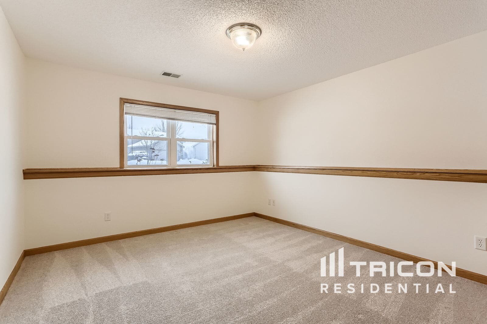 Building Photo - 3649 Kahler Dr NE