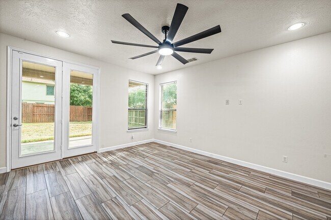 Building Photo - 15623 Harris Canyon Ln