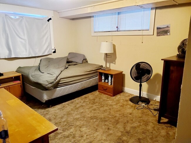 Building Photo - Aug 1st 2026/2027 Pre-leasing Close to 1.5 Blks to CSU & Old Town