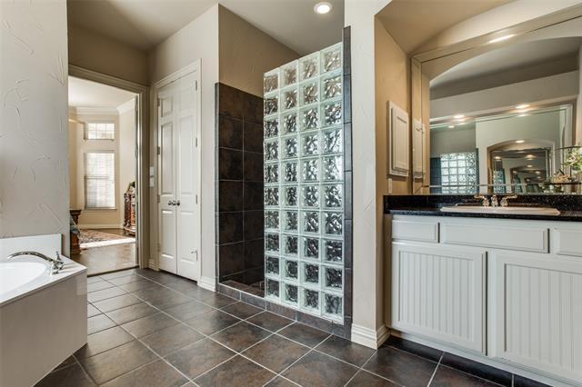 Building Photo - 1108 Queen Guinevere Dr