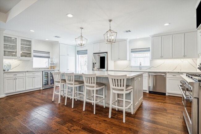 Building Photo - 6249 Olympia Dr