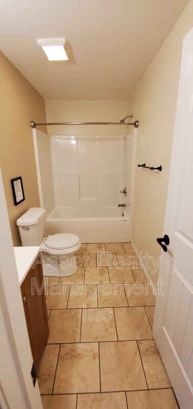 Building Photo - 302 Joel Rd