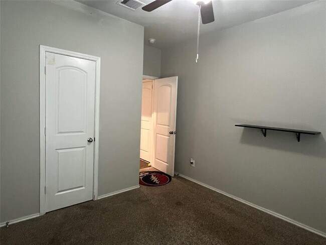 Building Photo - 20363 Green Mountain Dr