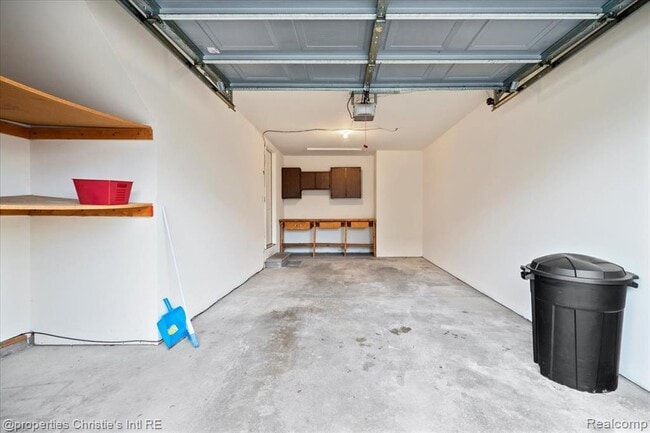 Building Photo - 37447 Stonegate Cir