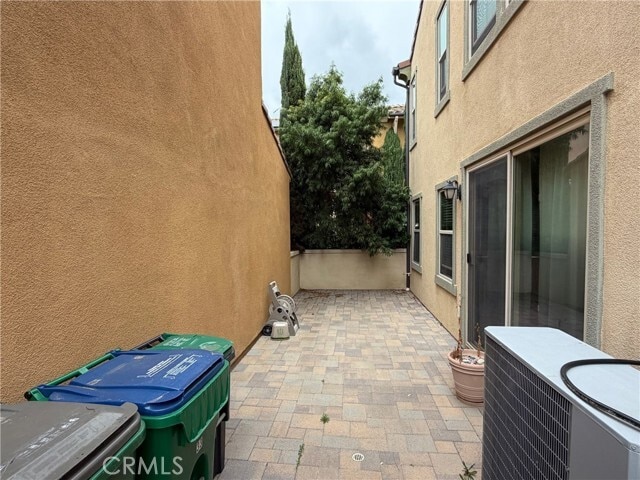 Building Photo - 33 Latitude