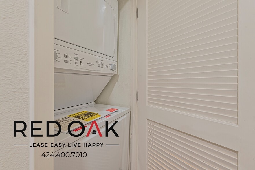 Building Photo - 7810 Topanga Canyon Blvd