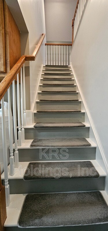 Building Photo - 215 Bayberry Ln