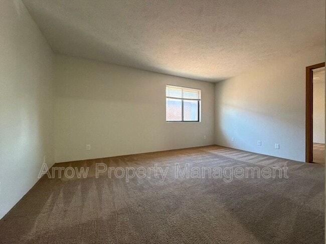 Building Photo - 1421 D St