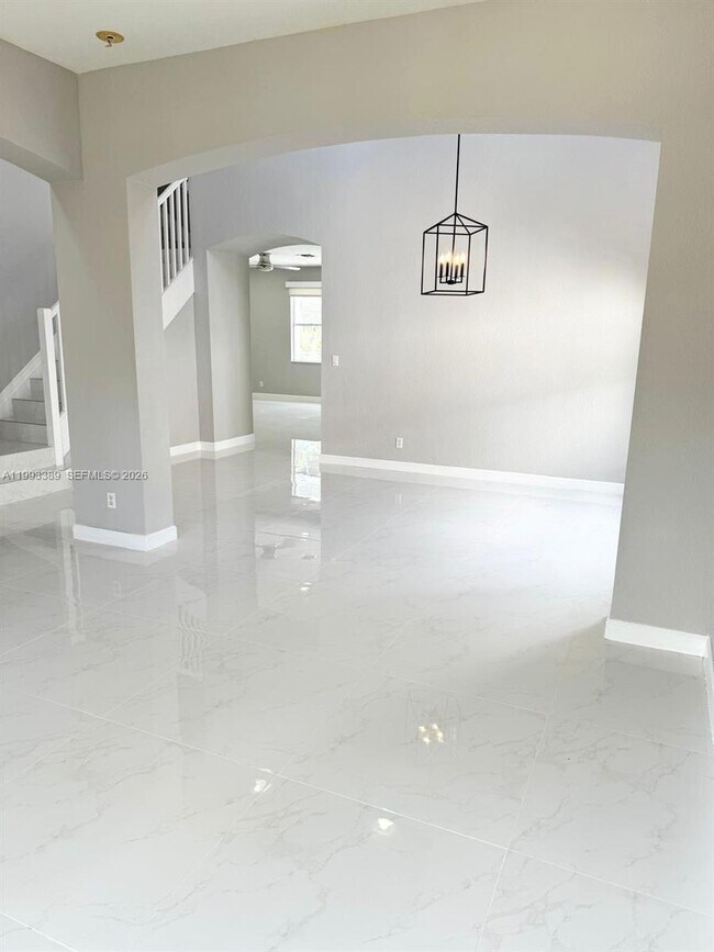 Building Photo - 4451 Seneca Ave