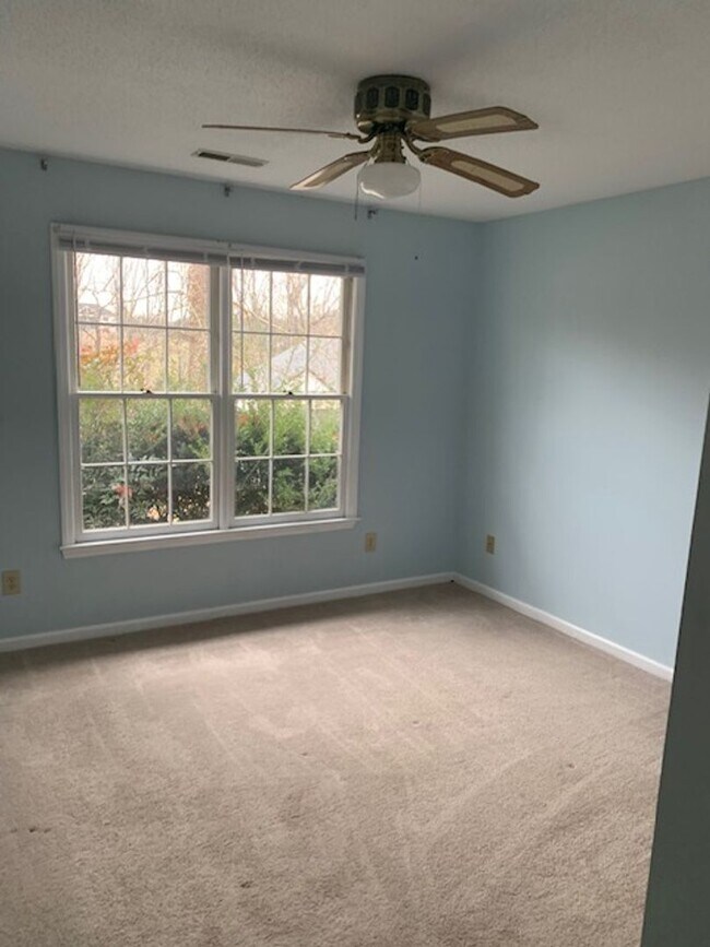 Building Photo - Single Family Home