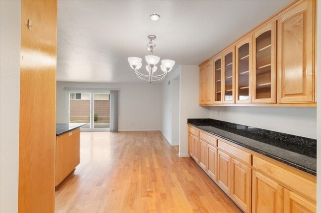 Building Photo - Beautiful Torrance Home