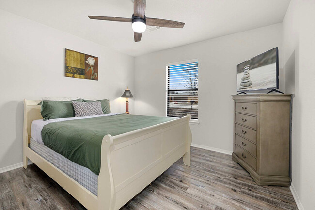 Building Photo - 3028 N Malinda Dr
