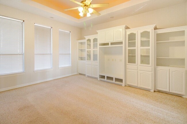 Building Photo - 2801 Summer Breeze Ave