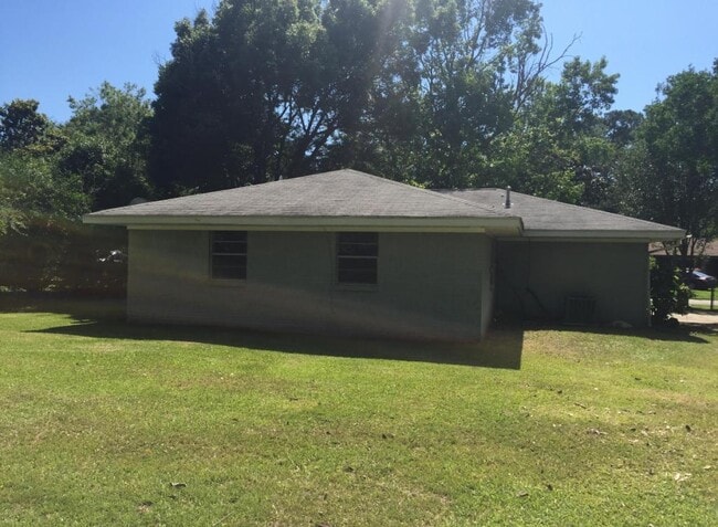 Building Photo - 141 Gahan Dr