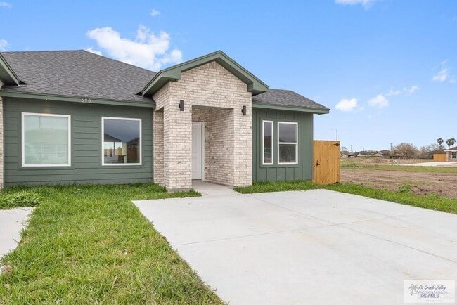 Building Photo - 19 Seminole Ln