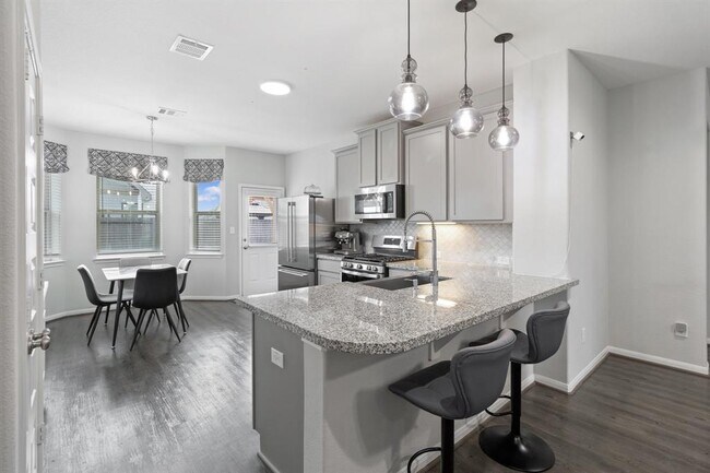 Building Photo - 634 Cold Spg Dr