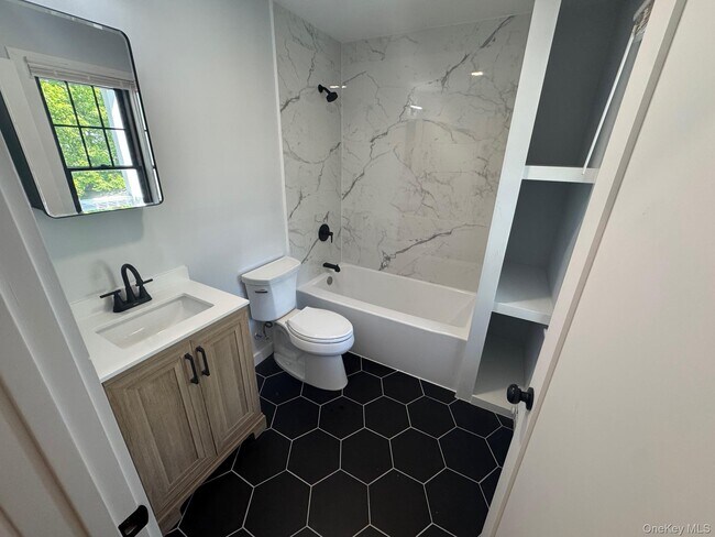 Building Photo - 544 Locust Ave