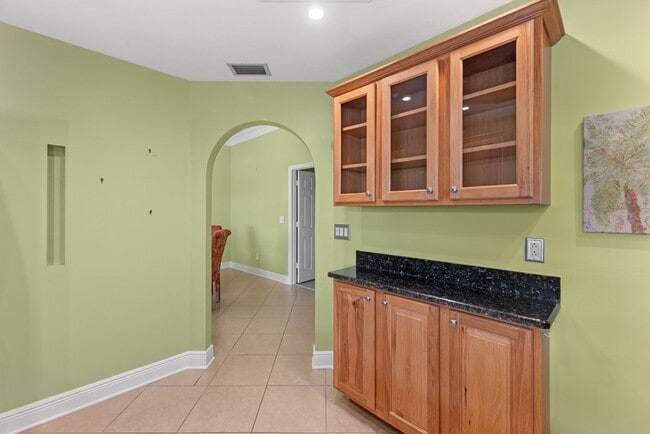 Building Photo - Waterfront Condo with Boat Dock