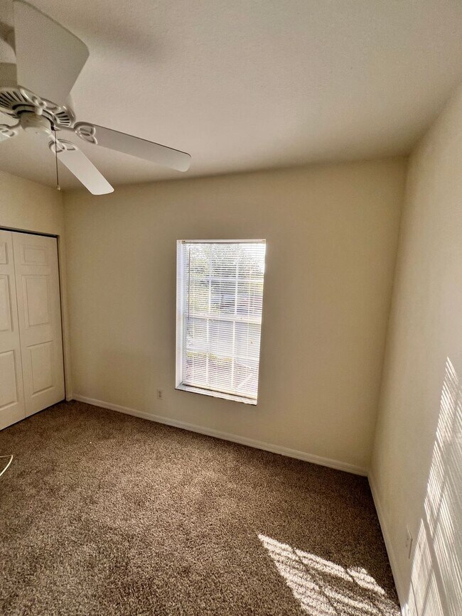 Building Photo - Annual Unfurnished Rental – 3 Bed, 2 Bath Condo in Gated Community!