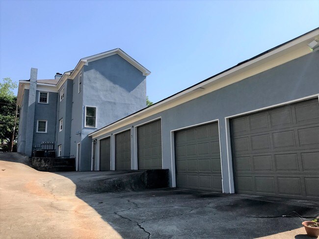 Building Photo - 555 Winton Terrace NE