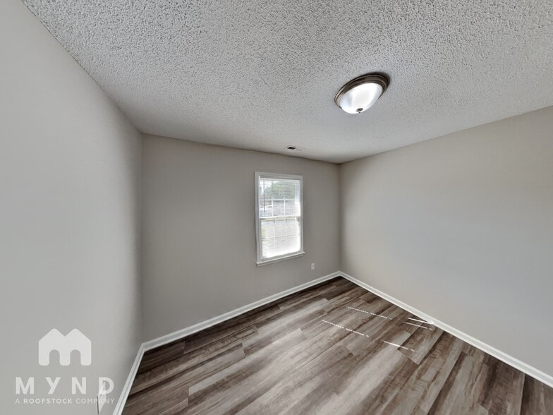 Building Photo - 9043 Silver Coach Ln