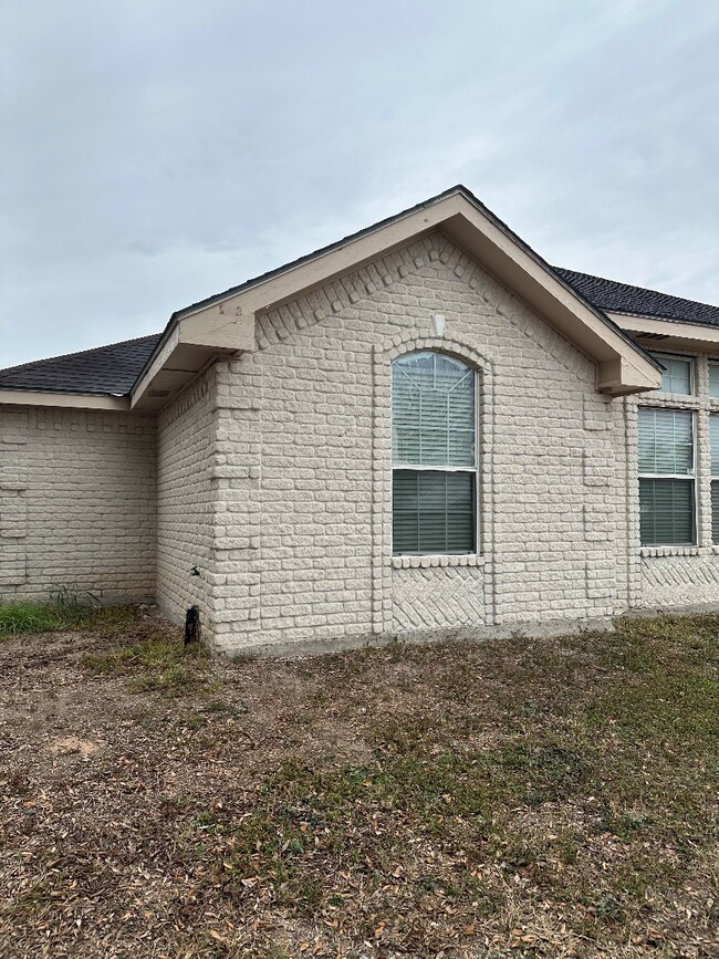 Building Photo - 4007 Zuley St