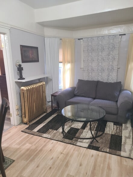 Building Photo - 2344 Prospect Ave E