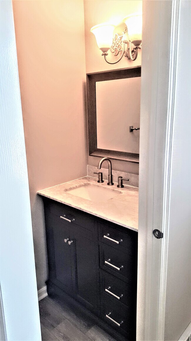 Building Photo - 1862 Beechwood Ave NE