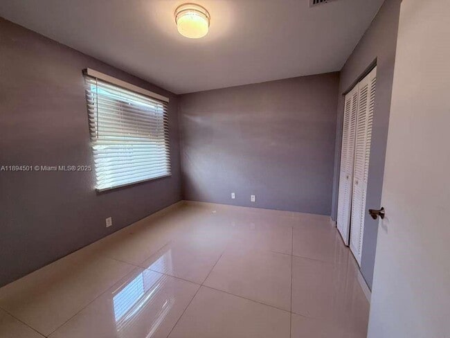 Building Photo - 16839 SW 1st Manor