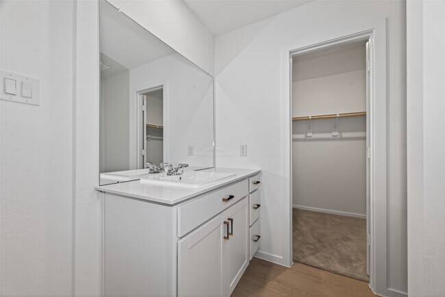 Building Photo - 3081 Majestic Sunrise Dr