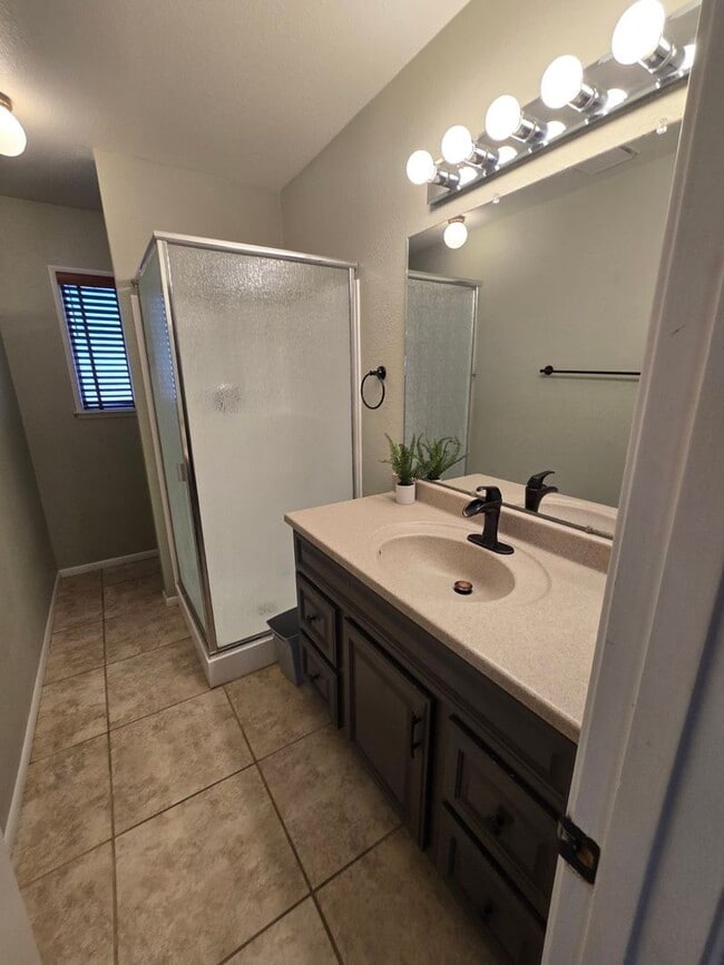 Building Photo - Furnished, 1-Year Long-Term Rental **Leasing Special $250 Off first two month rent with a year le...