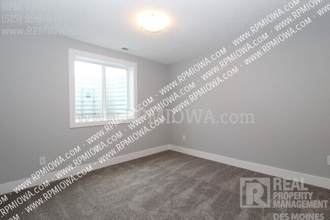 Building Photo - 5374 Destiny Dr