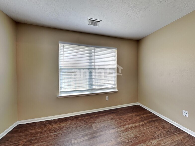 Building Photo - 7612 Misty Lake Ln