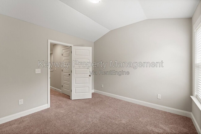 Building Photo - 4502 Chestnut Trl