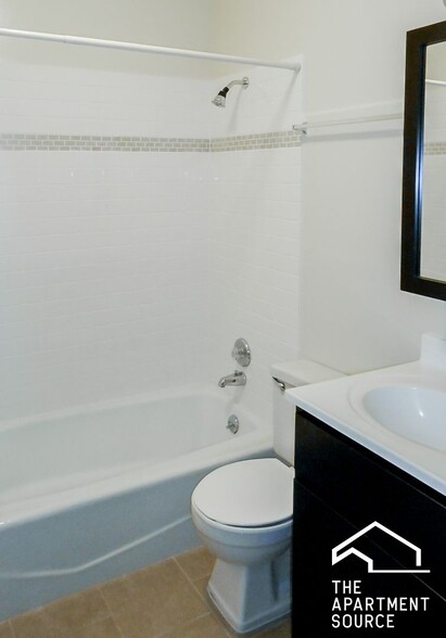 Building Photo - 2523 N Lincoln Ave