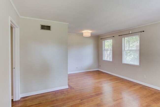 Building Photo - 4966 Verne Rd