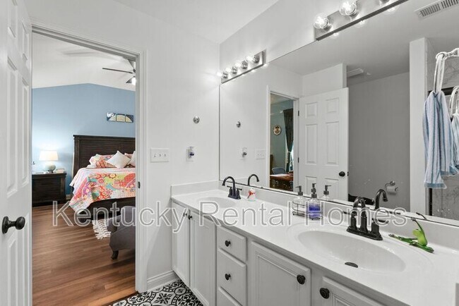 Building Photo - 4309 Saron Dr
