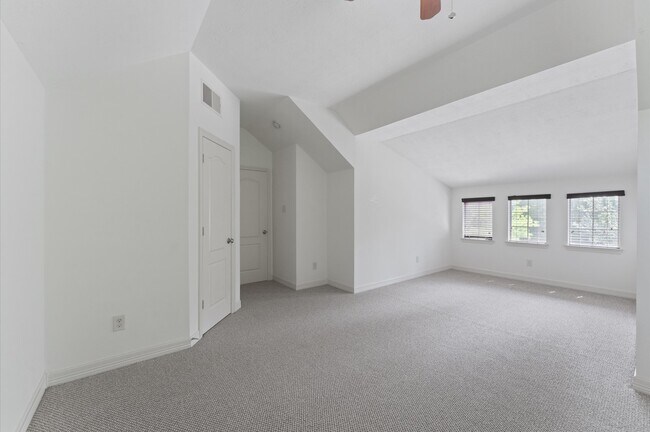 Building Photo - 361 W Tupelo Green Cir