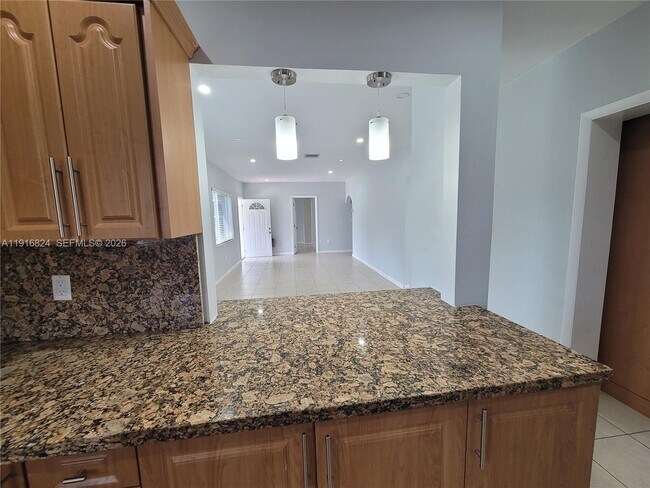 Building Photo - 8839 SW 28th St