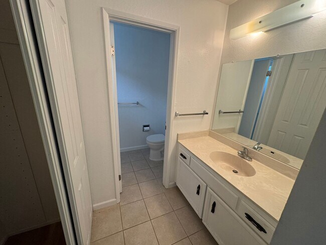 Building Photo - Spacious Hercules Home Near Parks & Schools with Large Backyard