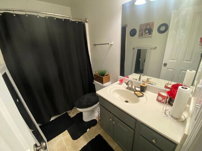 Building Photo - 281 E Creek Bend