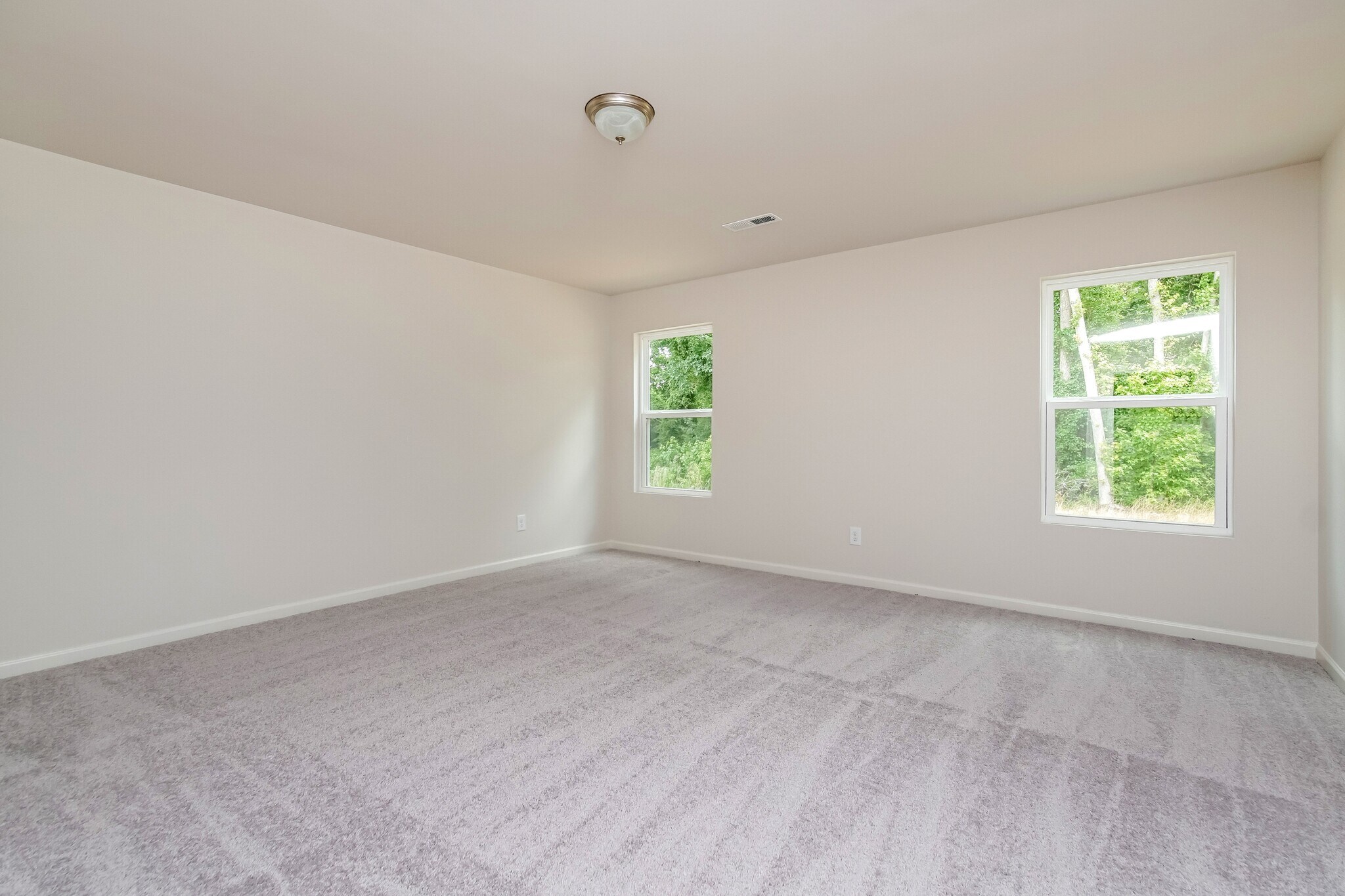 Building Photo - 1058 Manor Dr