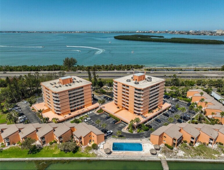 Building Photo - 7430 Sunshine Skyway Ln S