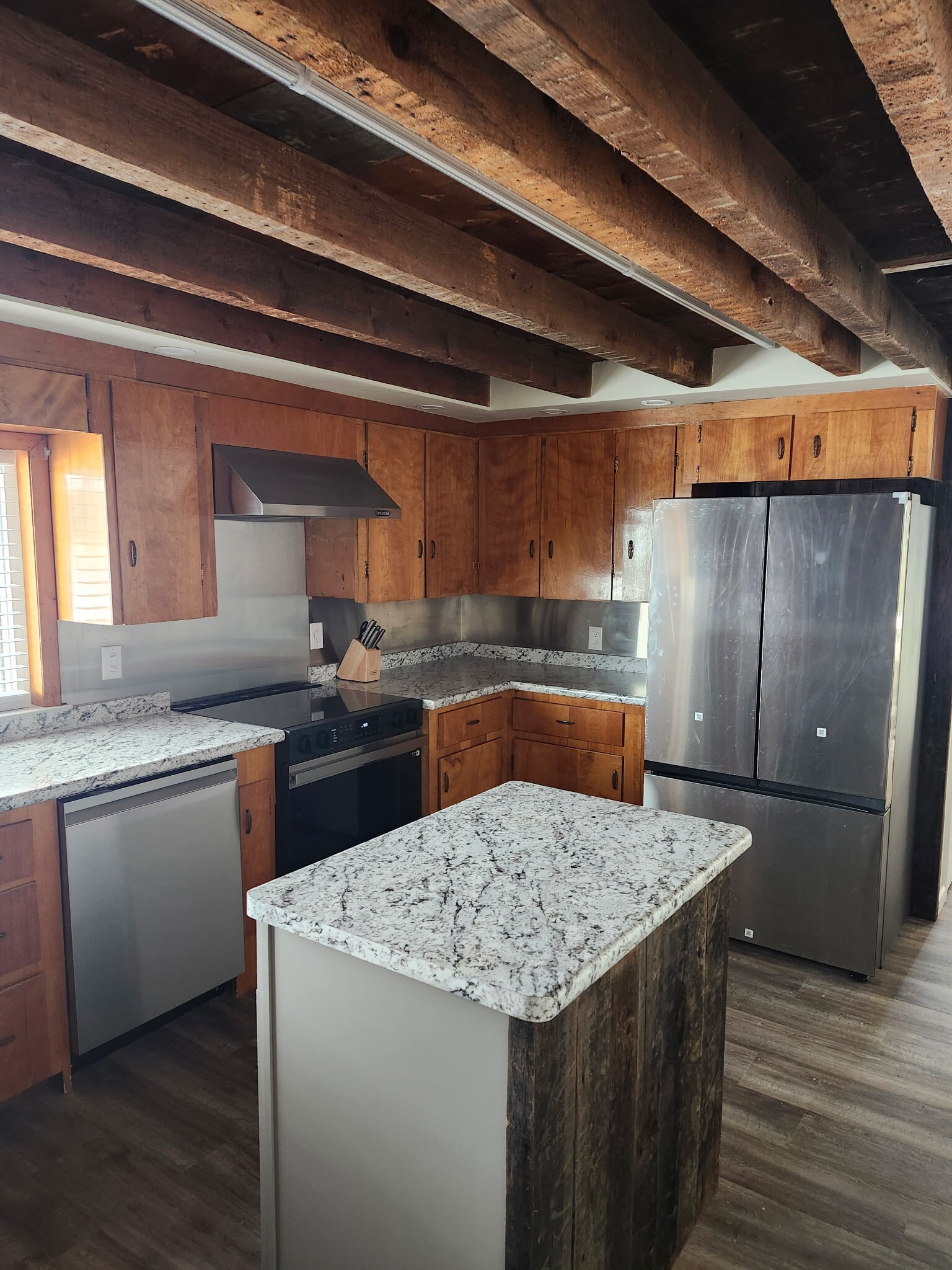 Stainless Steel Samsung Dishwasher, Electric 5 burner Range, Hood with Fan & Lights, Refrigerator - 8152 Wilson Karr Rd