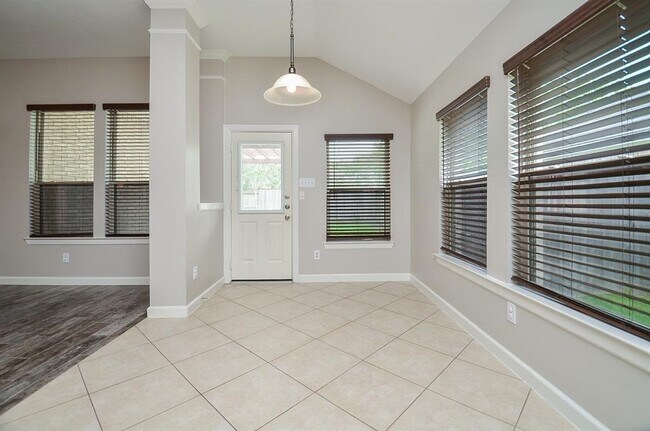 Building Photo - 4006 Autumn Pines Trail