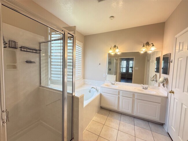Building Photo - 5126 Winterwood Dr