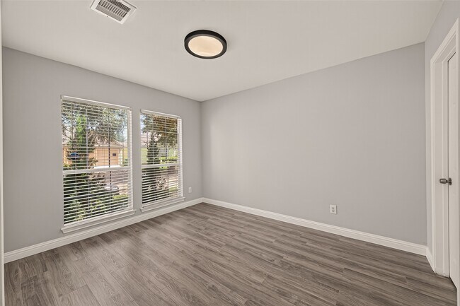 Building Photo - 12819 Wisteria Park Dr