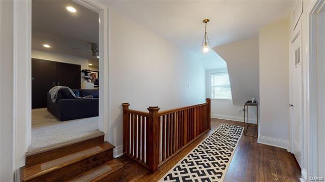 Building Photo - 7625 Wydown Blvd