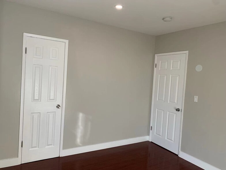 Bedroom - 4626 W 149th St
