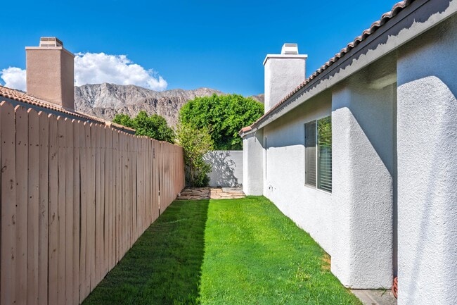 Building Photo - 51780 Avenida Velasco